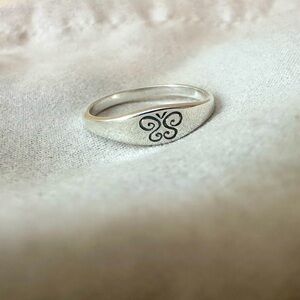 James Avery Retired Etched Butterfly Ring